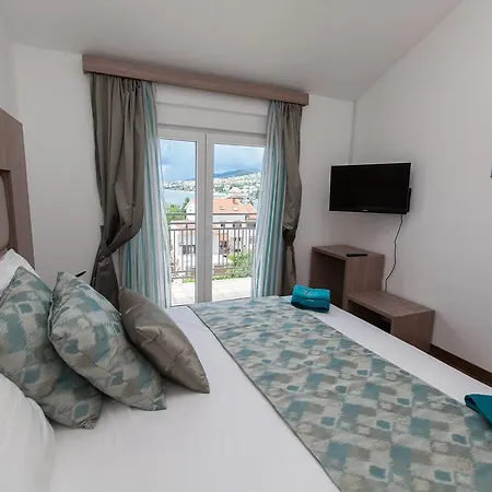 Anikol Apartments Selce Exterior photo