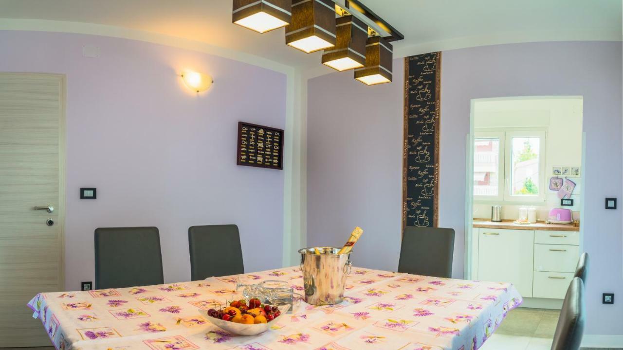 Anikol Apartment